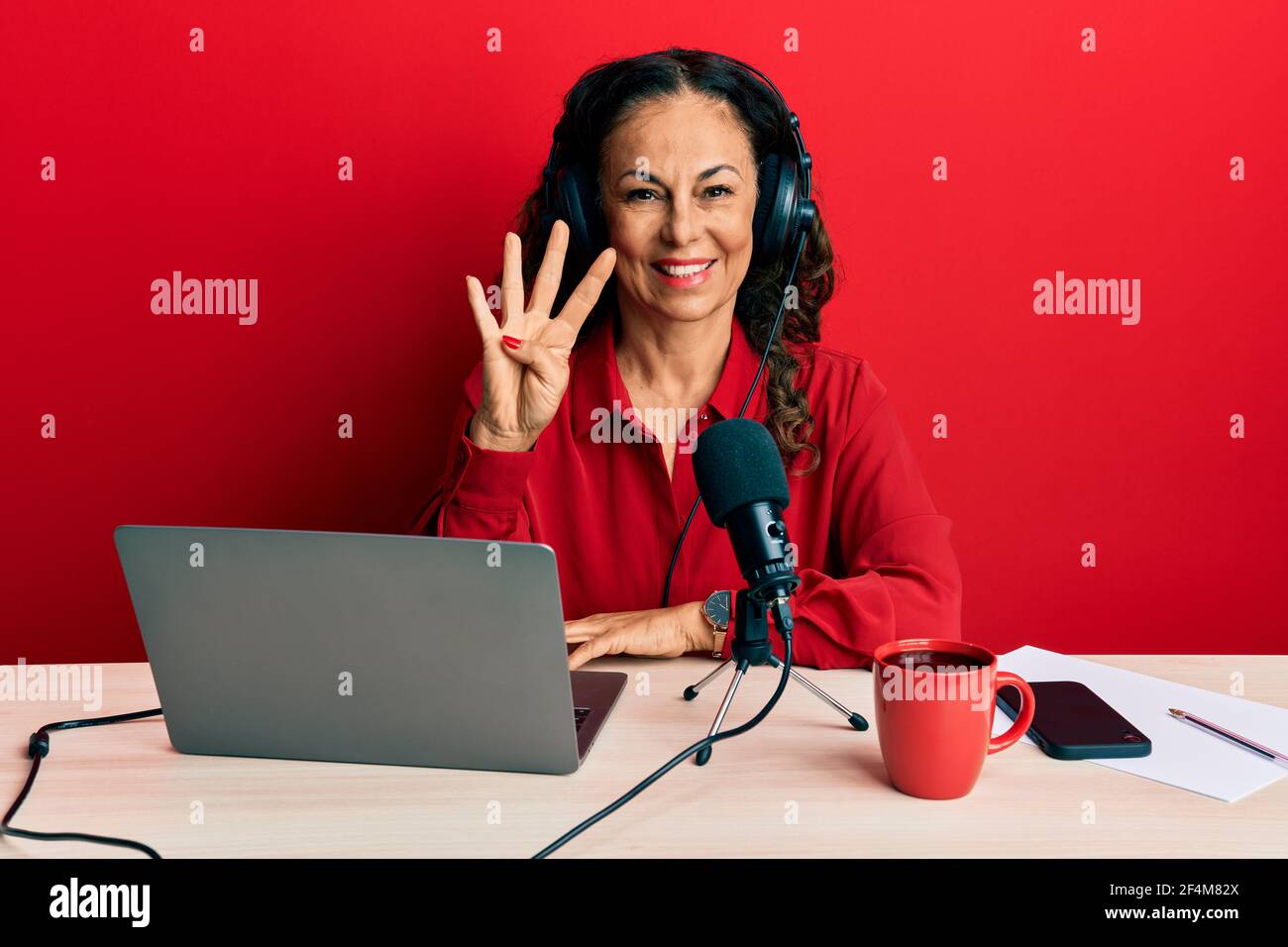 Girl showing four fingers hand hi-res stock photography and images - Alamy