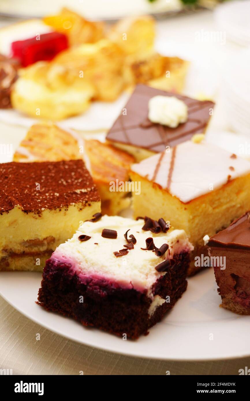 Chocolate plates hi-res stock photography and images - Alamy