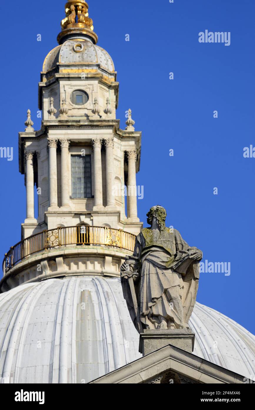 London, England, UK. St Paul's Cathedral. Statue of St. Paul with a sword, on the Western facade Stock Photo