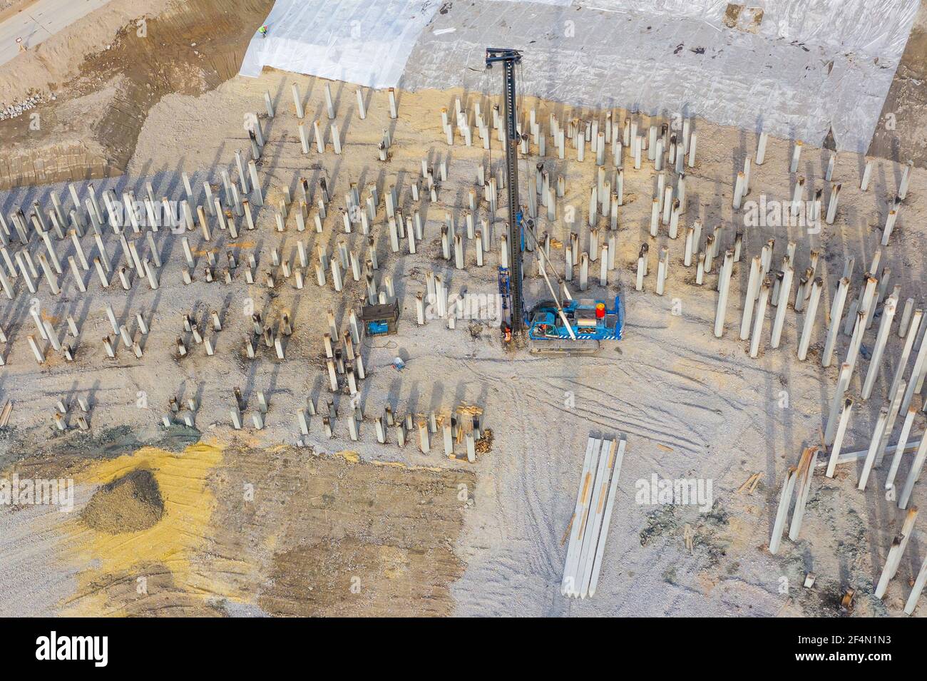 Equipment for installing piles in ground, heavy machines for driving ...
