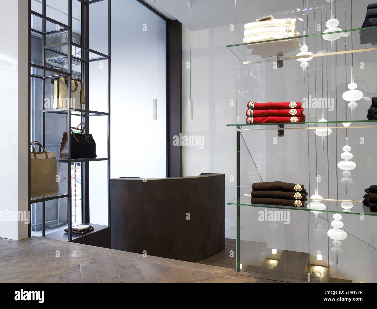 Clothing store milano hi-res stock photography and images - Alamy