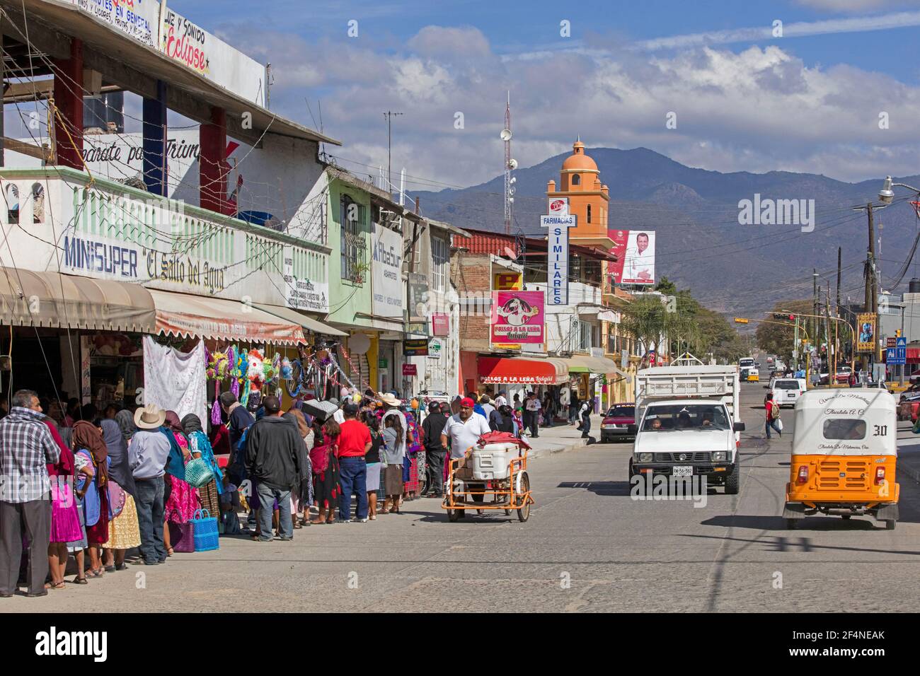 Street with market stalls in the city Tlacolula de Matamoros, Oaxaca, southwestern Mexico Stock Photo