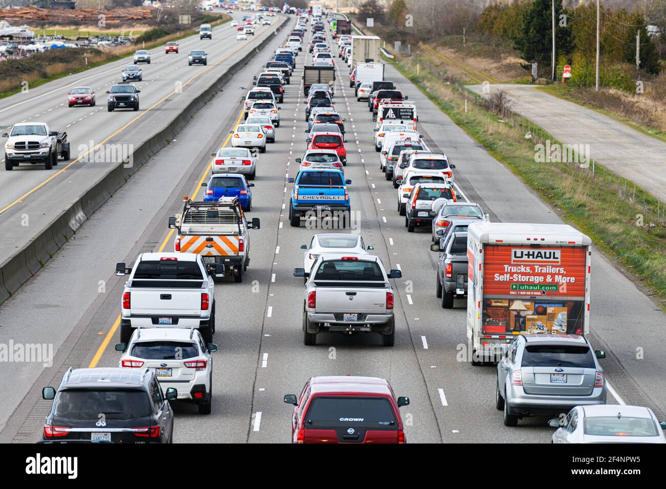 Heavy traffic on northbound interstate hires stock photography and