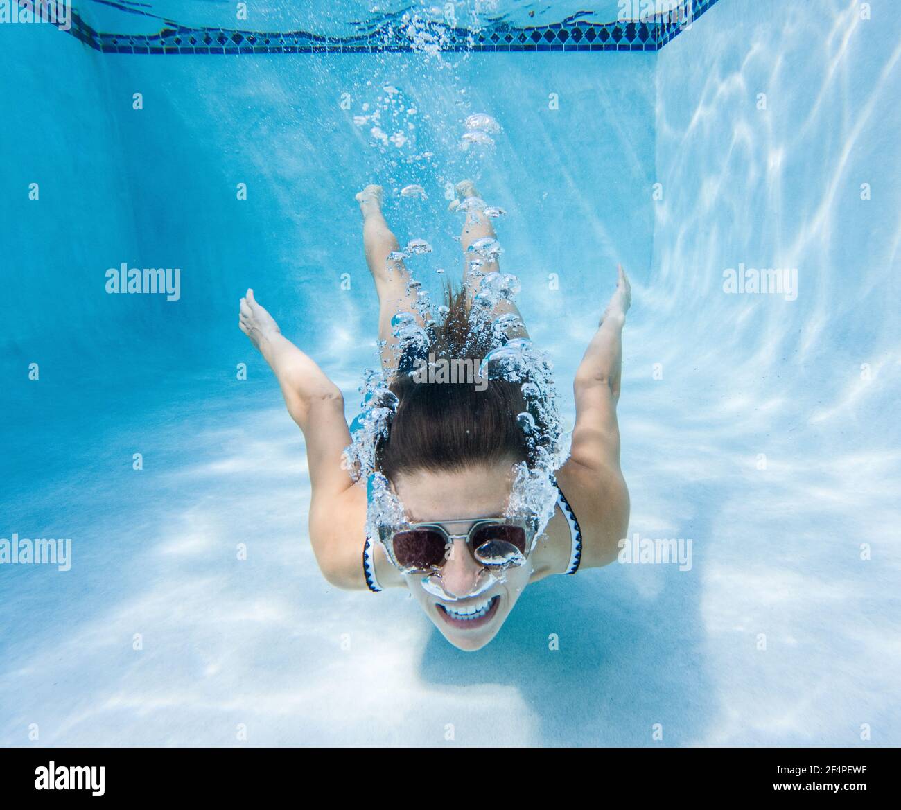 Bubbly Blue Underwater Pool Swimming Stock Photo Alamy