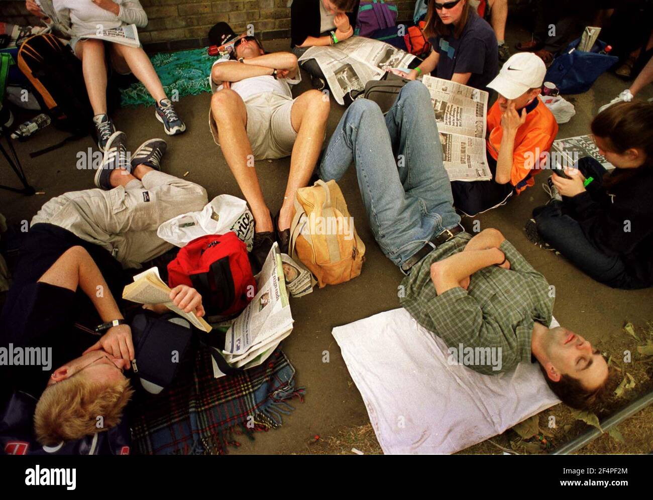 Fans camp overnight to get into Wimbledon Tennis Championships 2001 Stock Photo