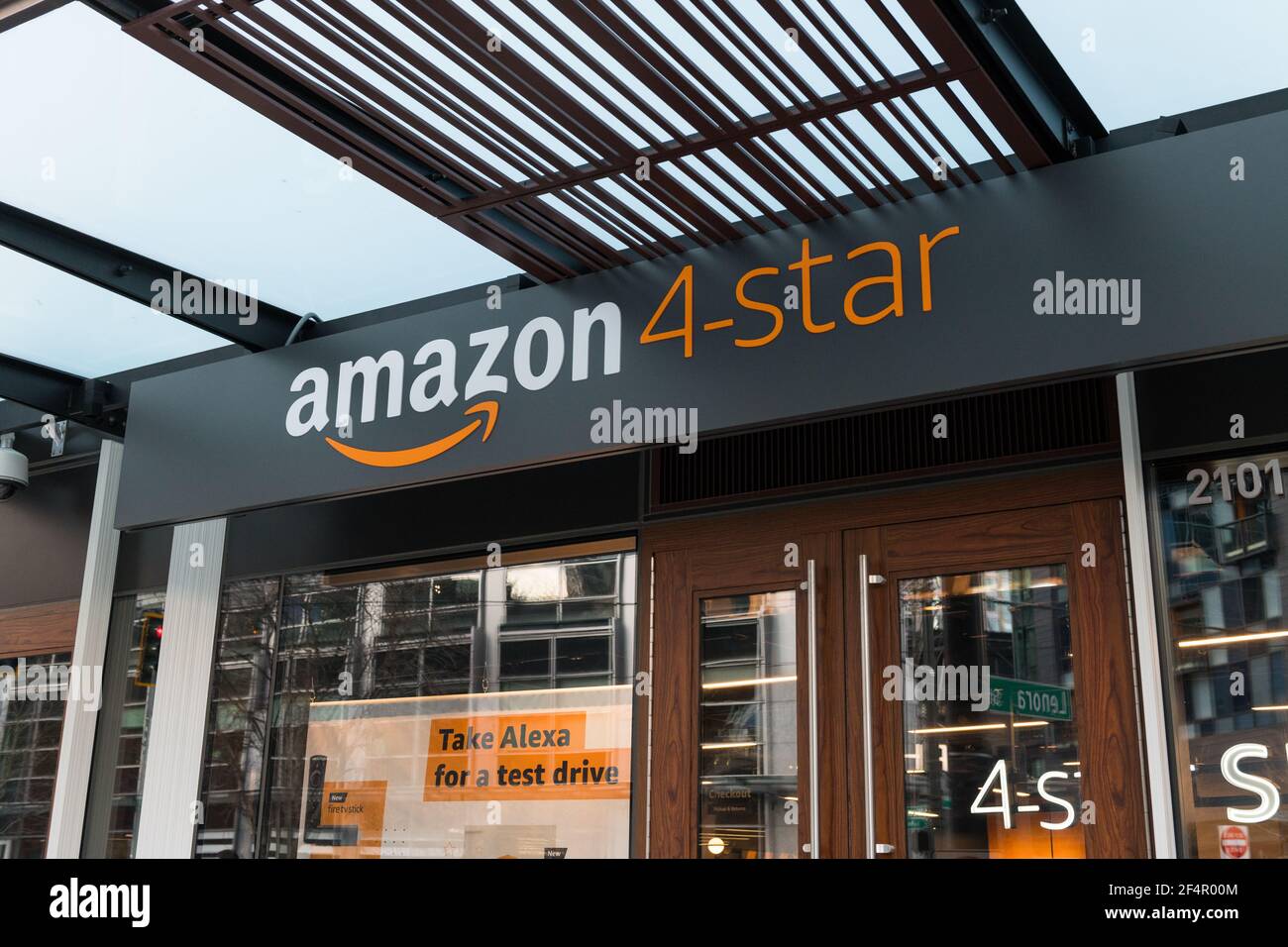 Amazon 4 Star Store High Resolution Stock Photography and Images - Alamy