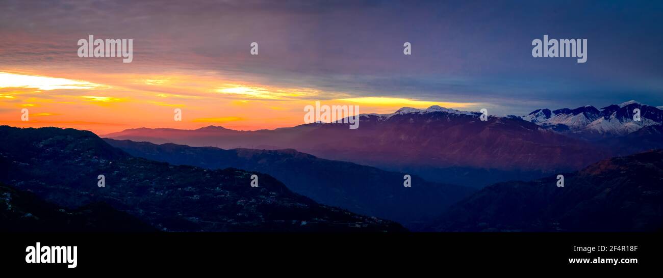 Himalayan mountains at sunset hi-res stock photography and images - Alamy