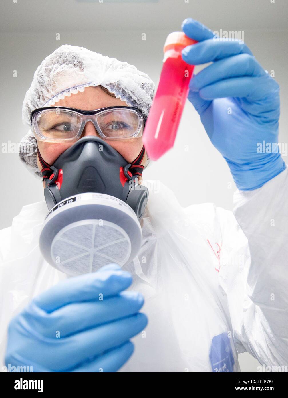 Biosafety level 3 hires stock photography and images Alamy