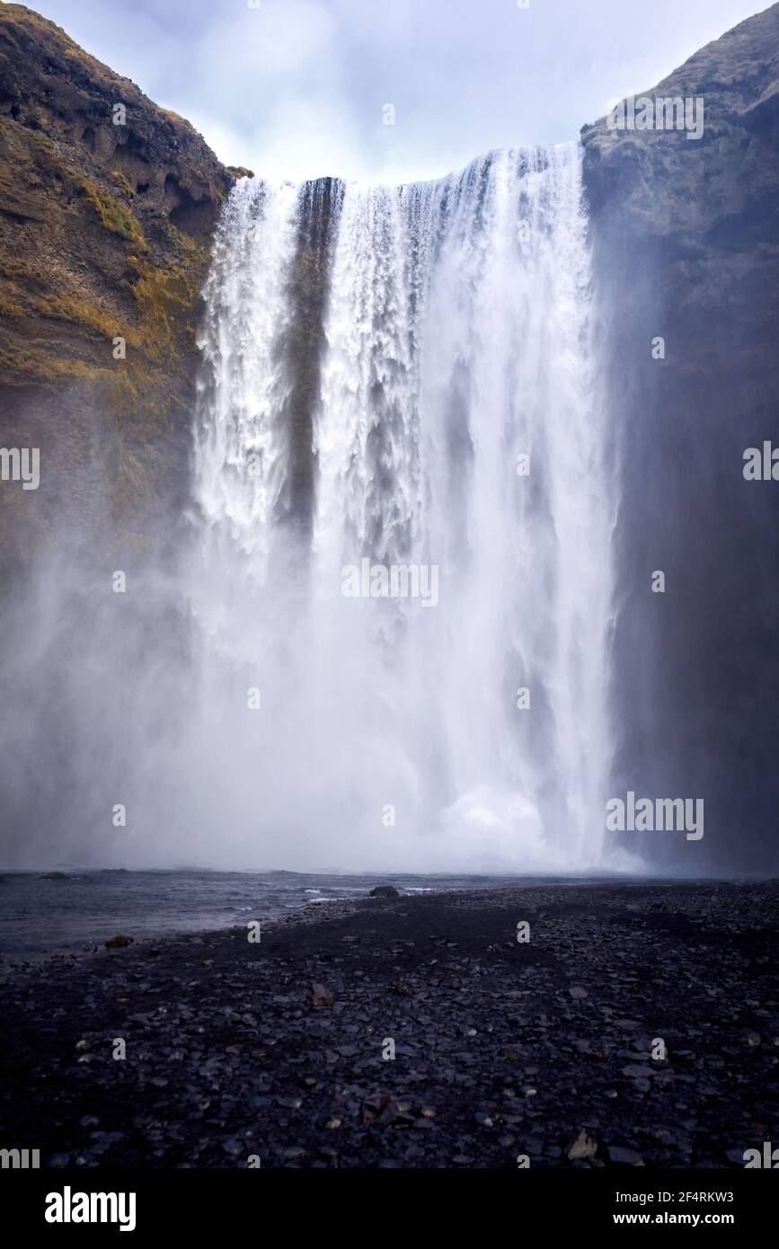 skogafoss-waterfall-autumn-hi-res-stock-photography-and-images-alamy