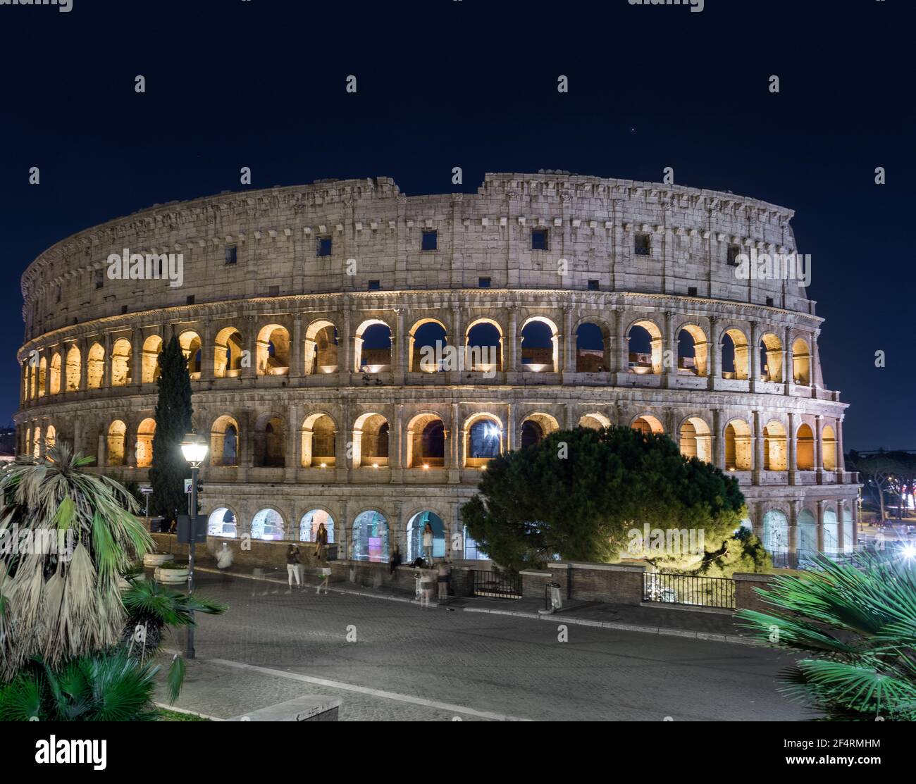 Night colosseum hi-res stock photography and images - Alamy