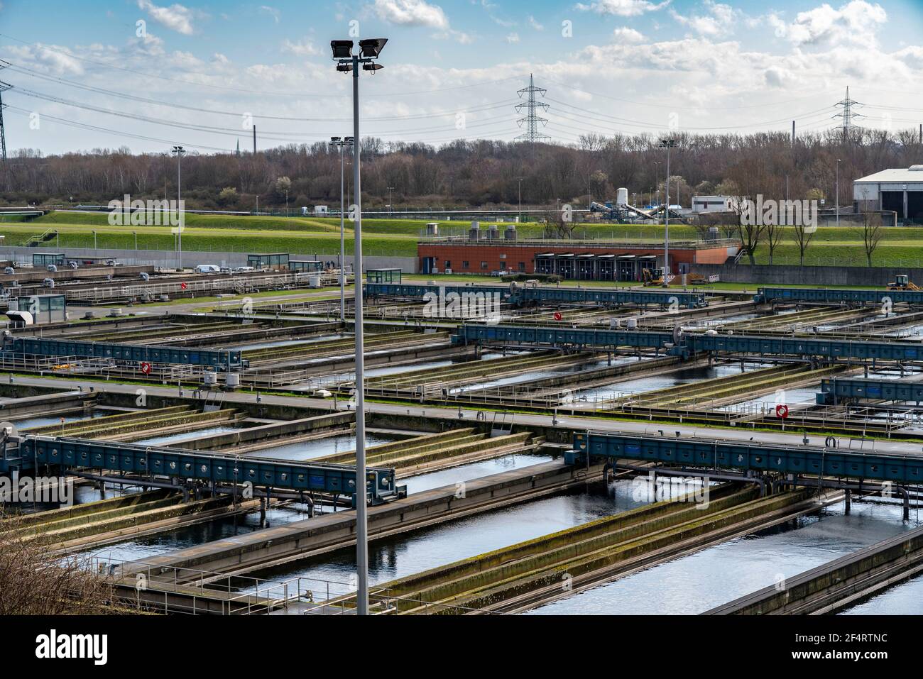 Secondary clarifier, Emschergenossenschaft wastewater treatment plant in Weilheimer Mark in Bottrop, NRW, Germany Stock Photo