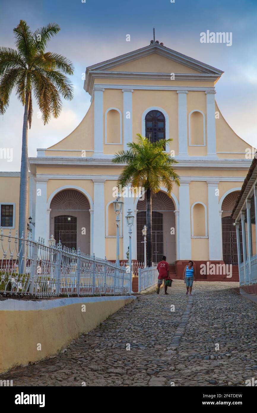 Cuba, Trinidad, Plaza Mayor, Iglesia Parroquial de la Santisima Trinidad  - Church of the Holy Trinity Stock Photo