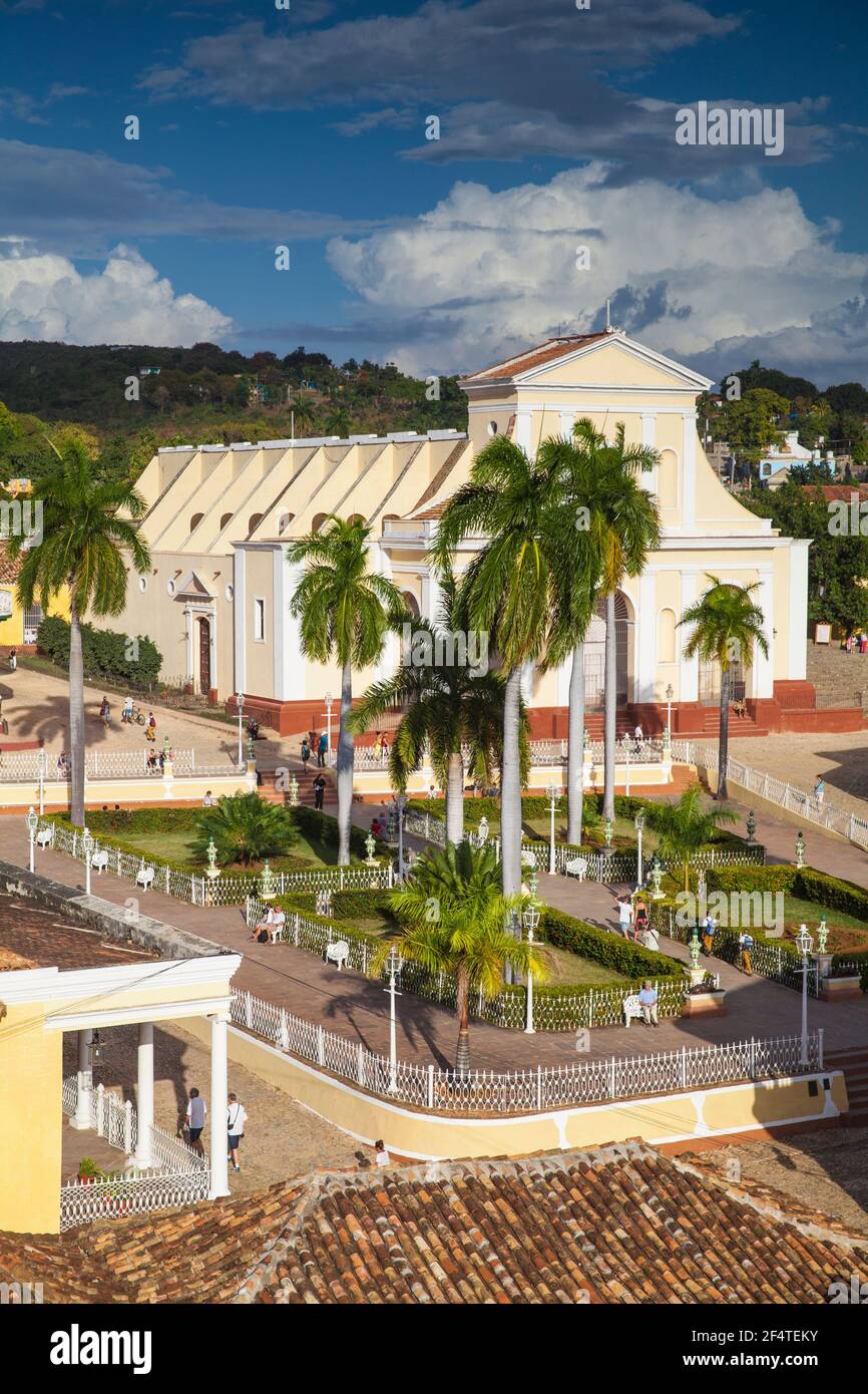 Cuba, Trinidad, View of Plaza Mayor looking towards Iglesia Parroquial de la Santisima Trinidad - Church of the Holy Trinity Stock Photo