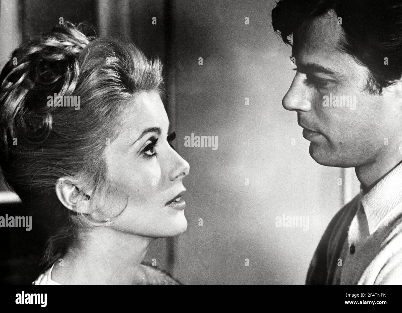 CATHERINE DENEUVE and JEAN SOREL in BELLE DE JOUR (1967), directed by LUIS  BUÑUEL. Credit: PARIS FILM/FIVE FILM / Album Stock Photo - Alamy
