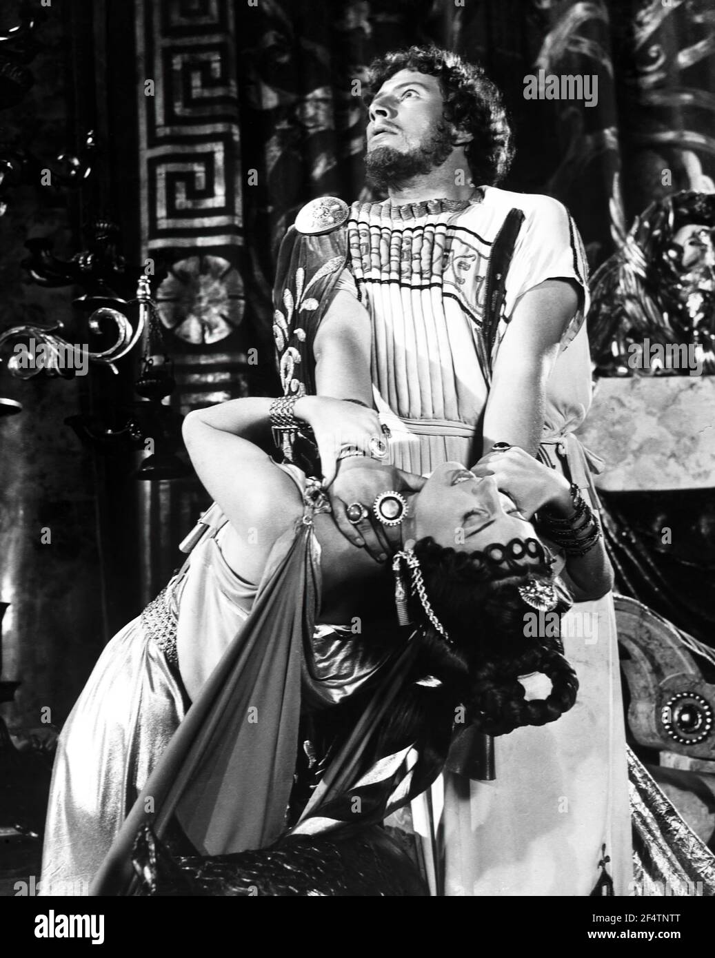 PETER USTINOV And PATRICIA LAFFAN In QUO VADIS 1951 Directed By peter-ustinov-and-patricia-laffan-in-quo-vadis-1951-directed-by