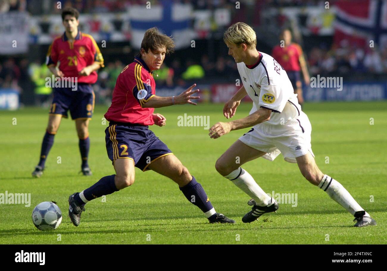 Michel Salgado of Spain and Andre Bergstad of Norway play their opening match in Rotterdam Stock Photo