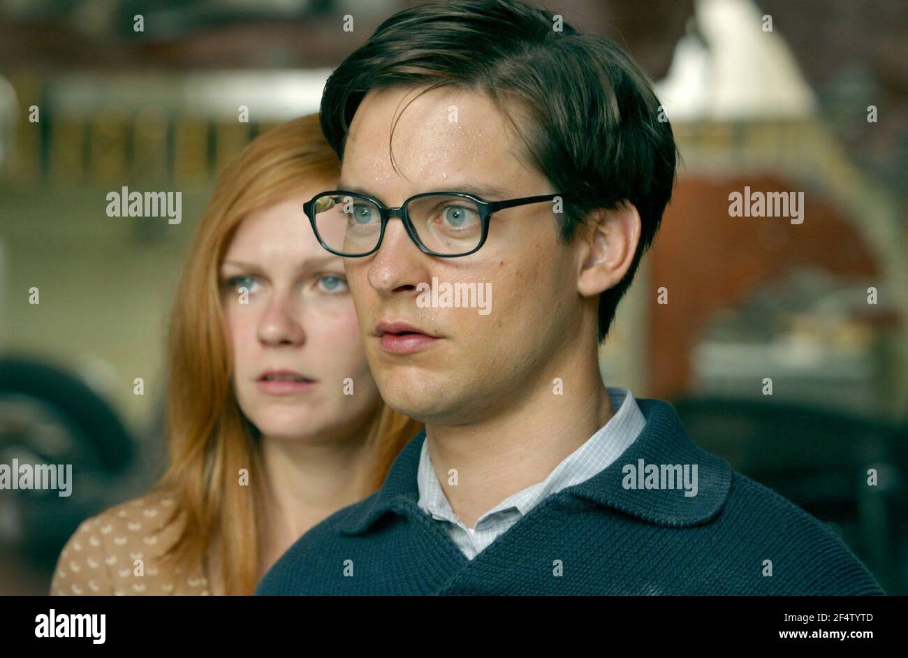 KIRSTEN DUNST and TOBEY MAGUIRE in SPIDERMAN 2 (2004), directed by SAM
