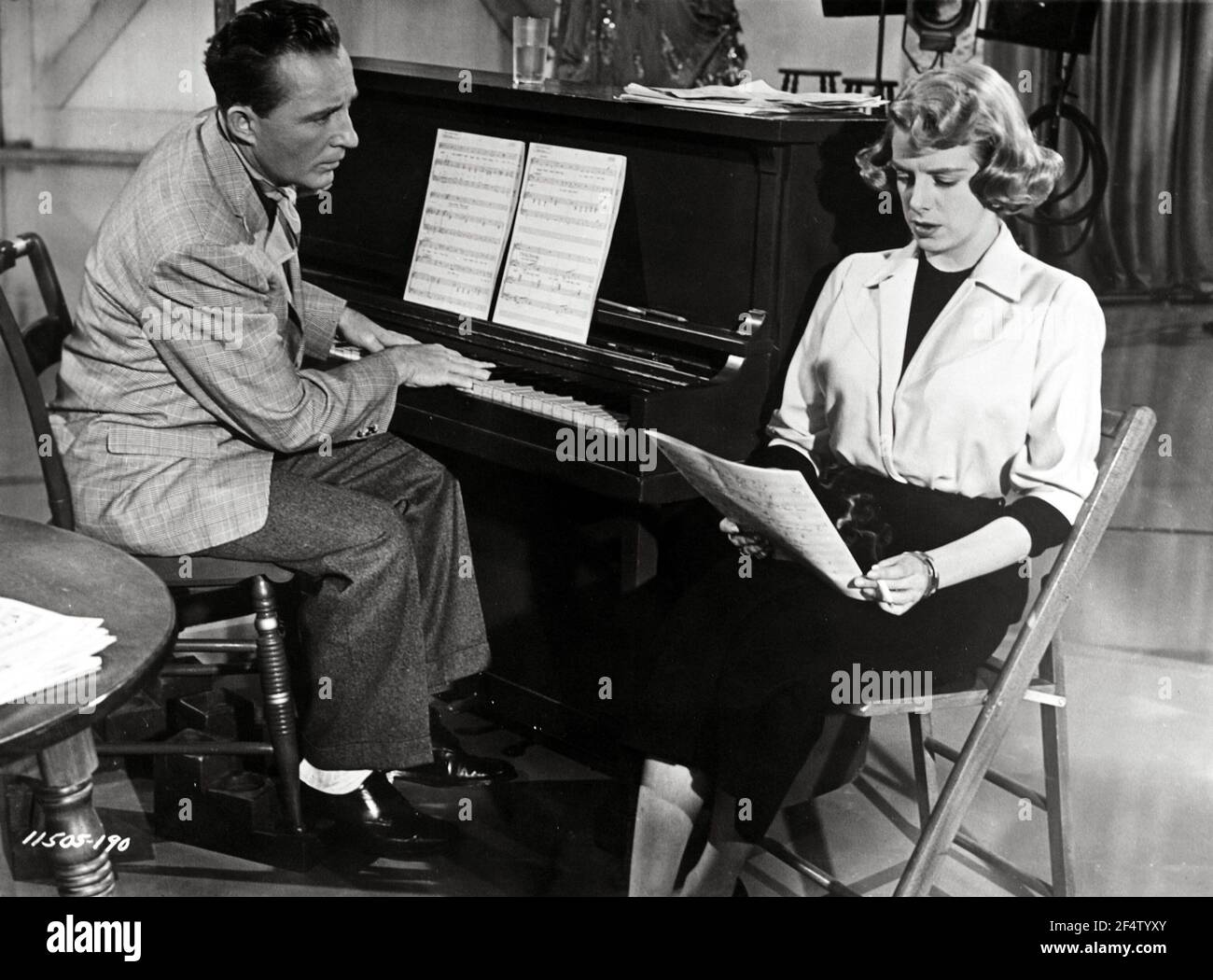 BING CROSBY and ROSEMARY CLOONEY in WHITE CHRISTMAS (1954), directed by