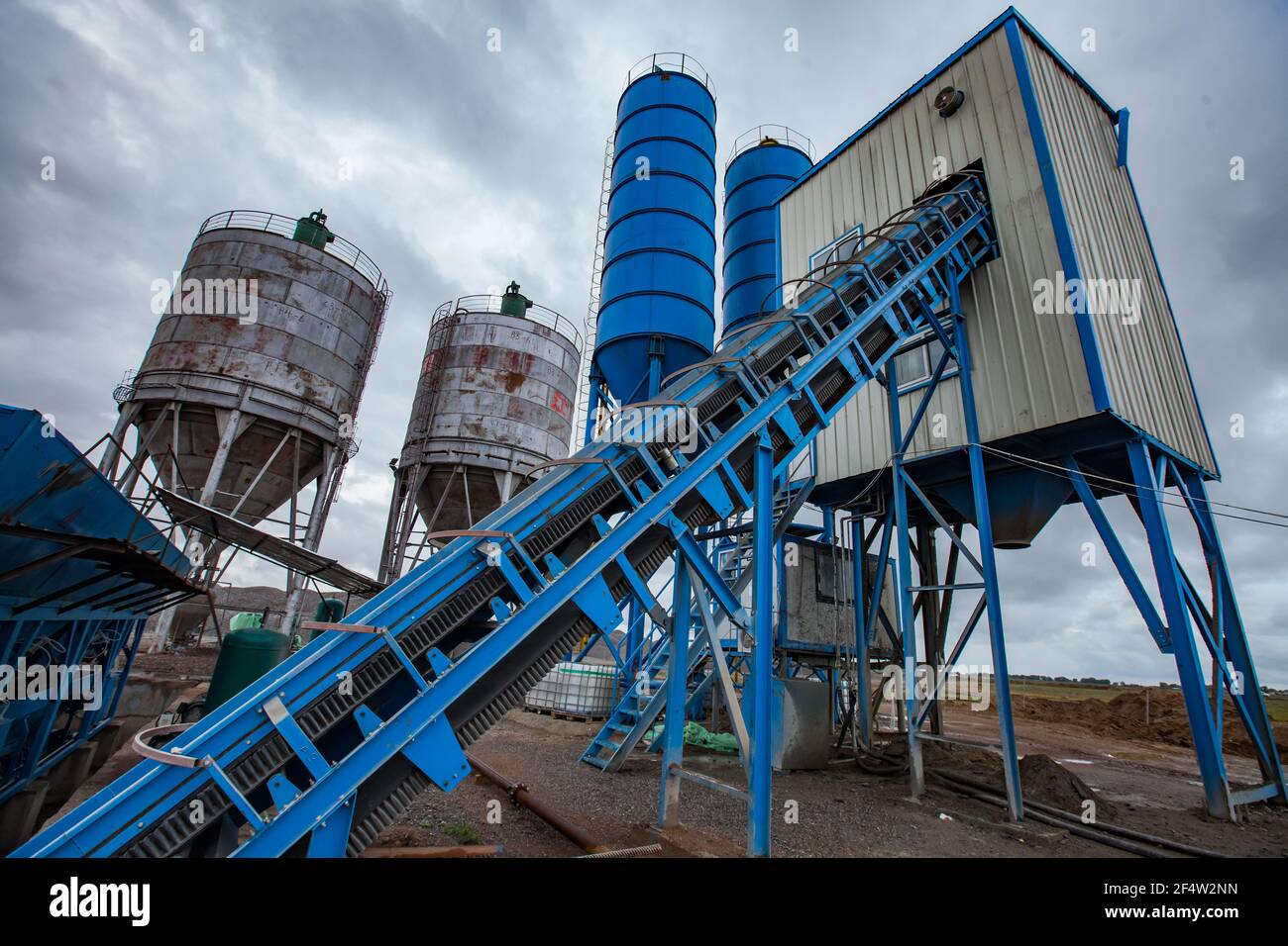 Conveyor silo silos hi-res stock photography and images - Alamy