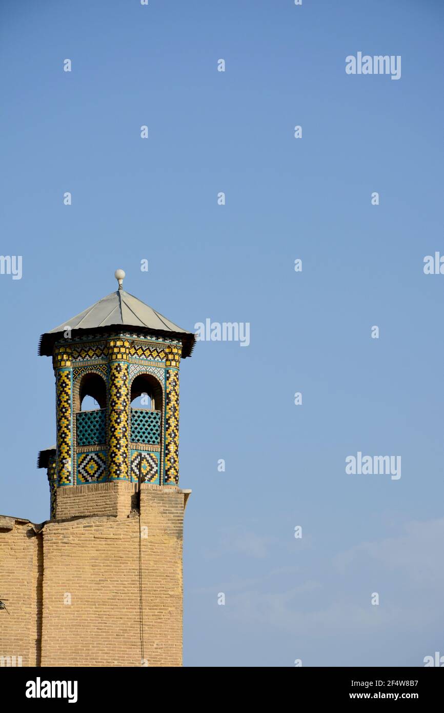 Nasir-ol-Molk Mosque Puzzle - 1000 Piece Pink Mosque Of Iran Jigsaw