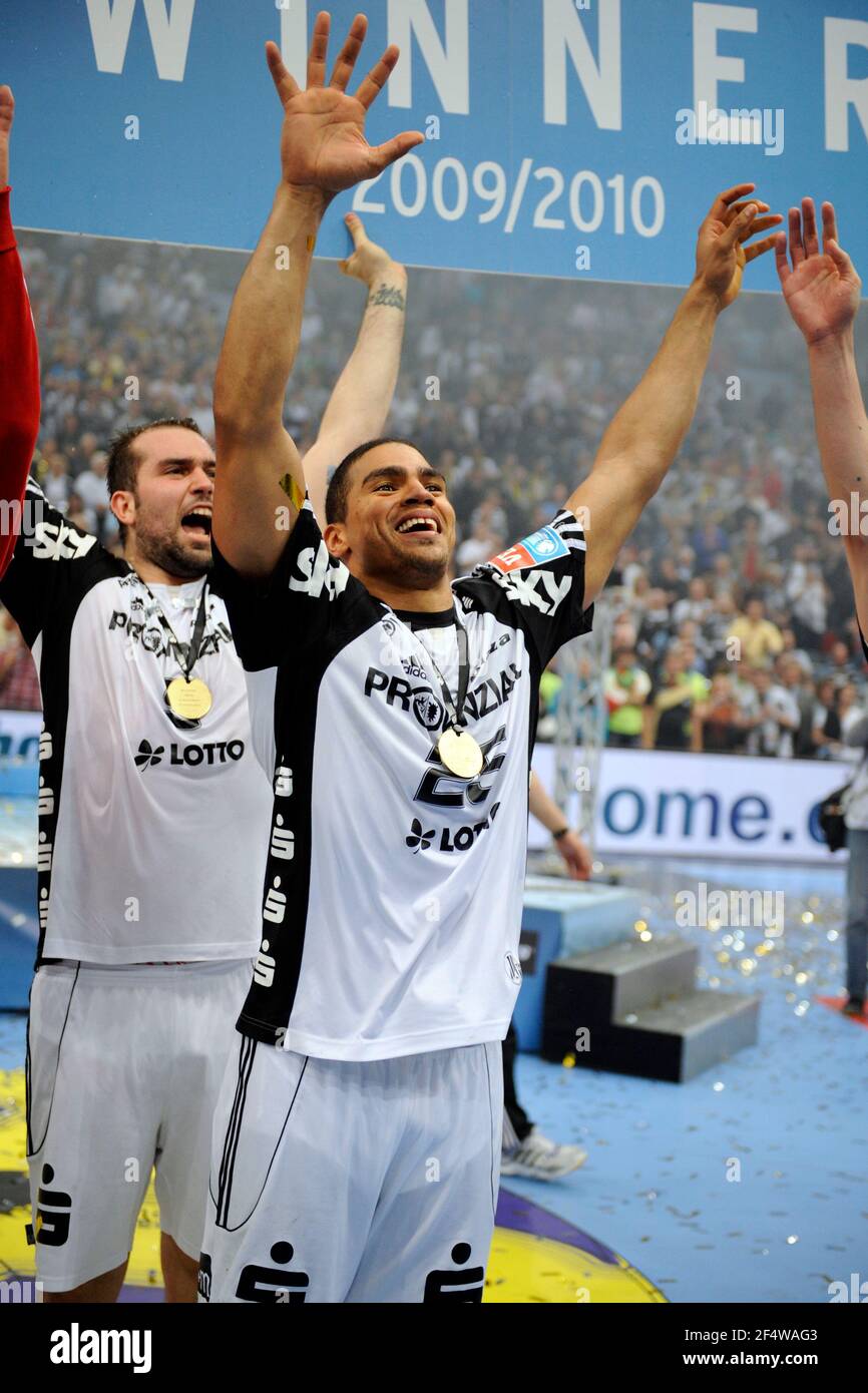 HANDBALL - CHAMPIONS LEAGUE 2009/2010 - FINAL FOUR - KOLN (GER) -  30/05/2010 - PHOTO : JEAN FRANCOIS MOLLIERE / DPPIFINAL KIEL V BARCELONA -  JOY DANIEL NARCISSE (KIEL Stock Photo - Alamy