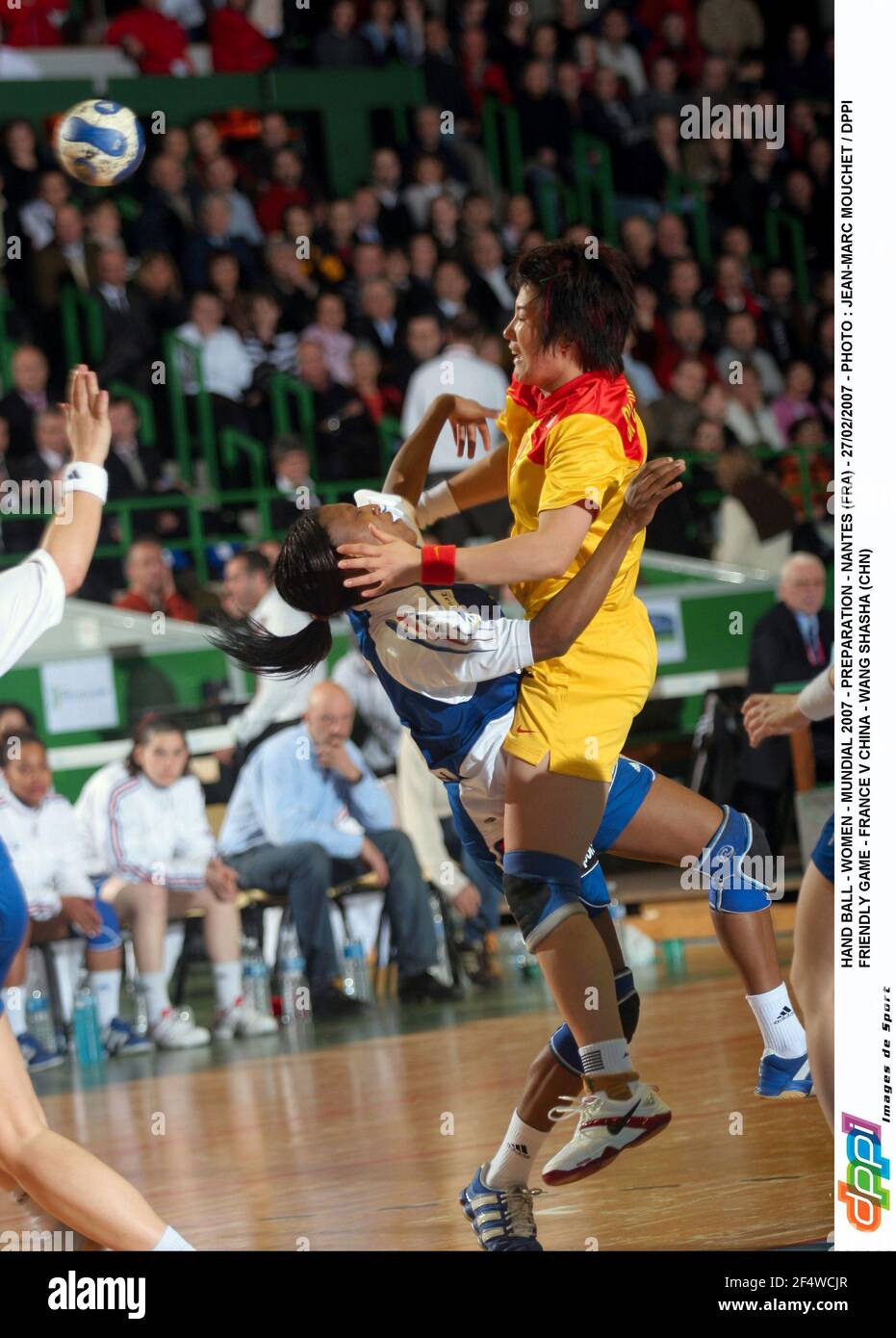 HAND BALL - WOMEN - MUNDIAL 2007 - PREPARATION - NANTES (FRA) - 27/02/2007  - PHOTO : JEAN-MARC MOUCHET / DPPI FRIENDLY GAME - FRANCE V CHINA - KATTY  PIEJOS (FRA Stock Photo - Alamy