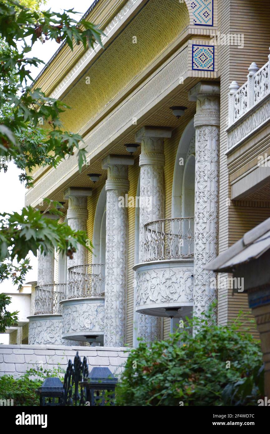 Shiraz, Iran luxury house on Eram Boulevard, detail Stock Photo Alamy