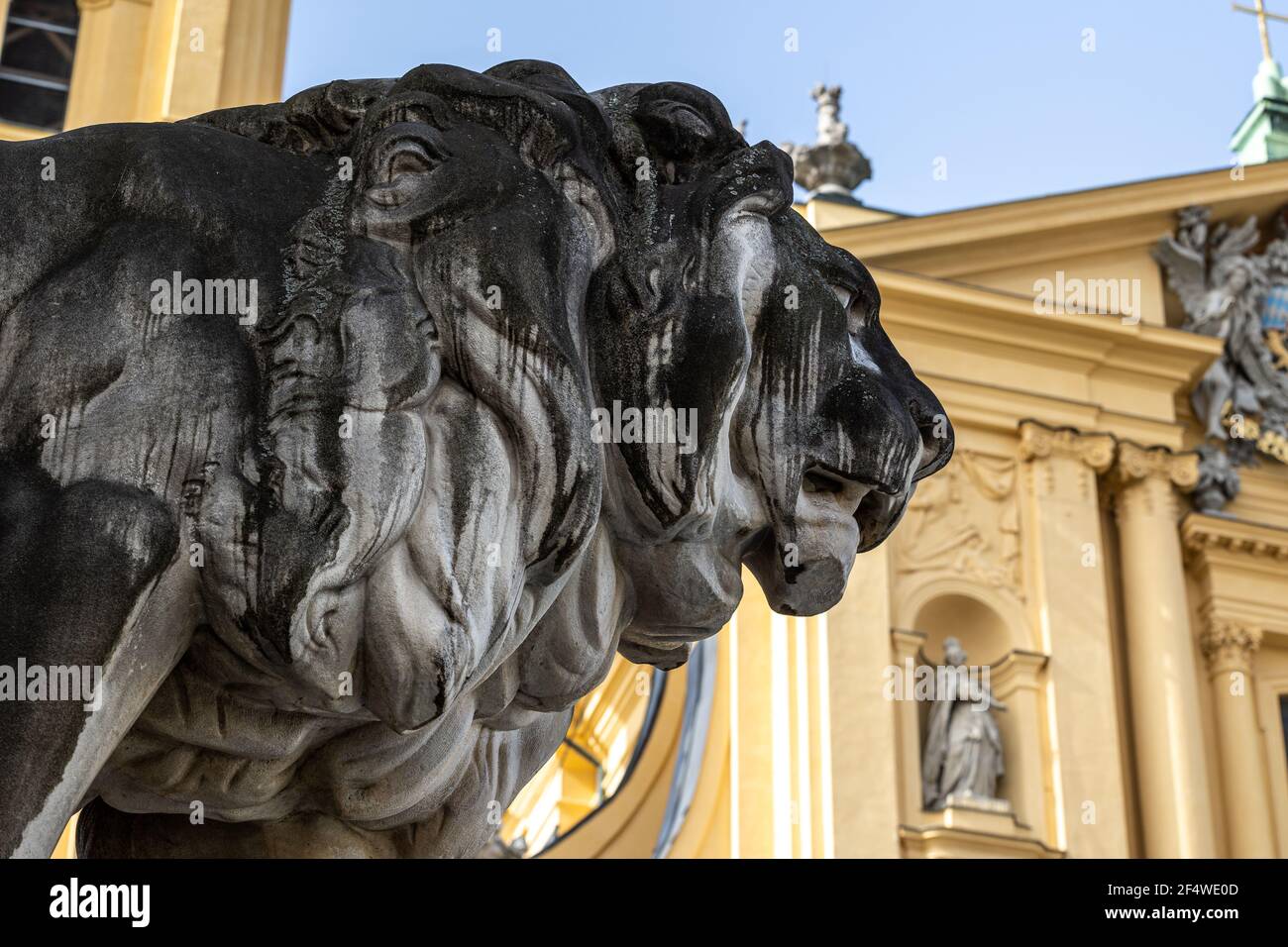 The statues of lions in front of the Feldherrnhalle, Field Marshall's ...