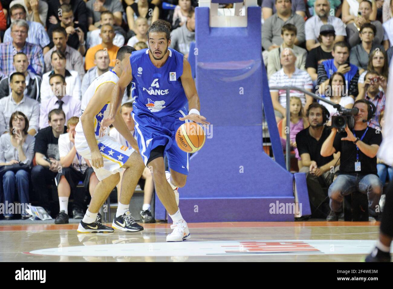 BASKETBALL - PREPARATION EURO 2011 - FRIENDLY GAME - FRANCE V BOSNIE -  GRAVELINES (FRA) - 26/08/2011 - PHOTO : JEAN FRANCOIS MOLLIERE / DPPI -  Noah Joakim (FRA Stock Photo - Alamy