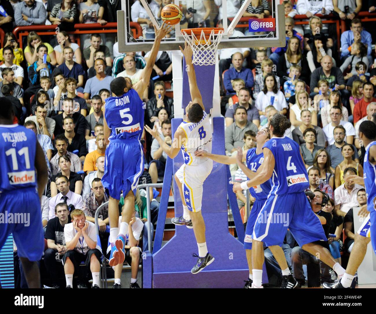 BASKETBALL - PREPARATION EURO 2011 - FRIENDLY GAME - FRANCE V BOSNIE -  GRAVELINES (FRA) - 26/08/2011 - PHOTO : JEAN FRANCOIS MOLLIERE / DPPI -  Batum Nicolas (FRA Stock Photo - Alamy