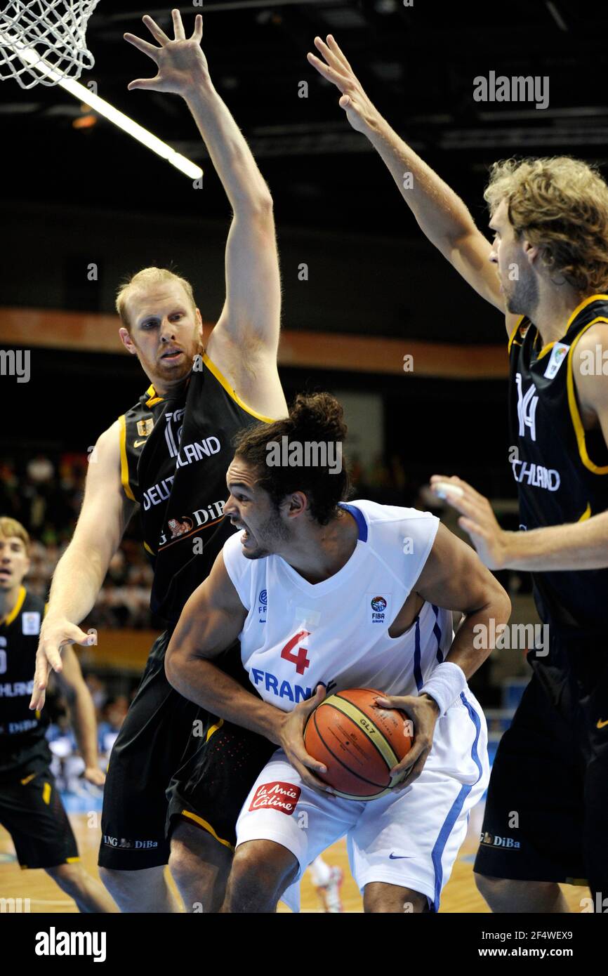 Chris kaman hires stock photography and images Alamy