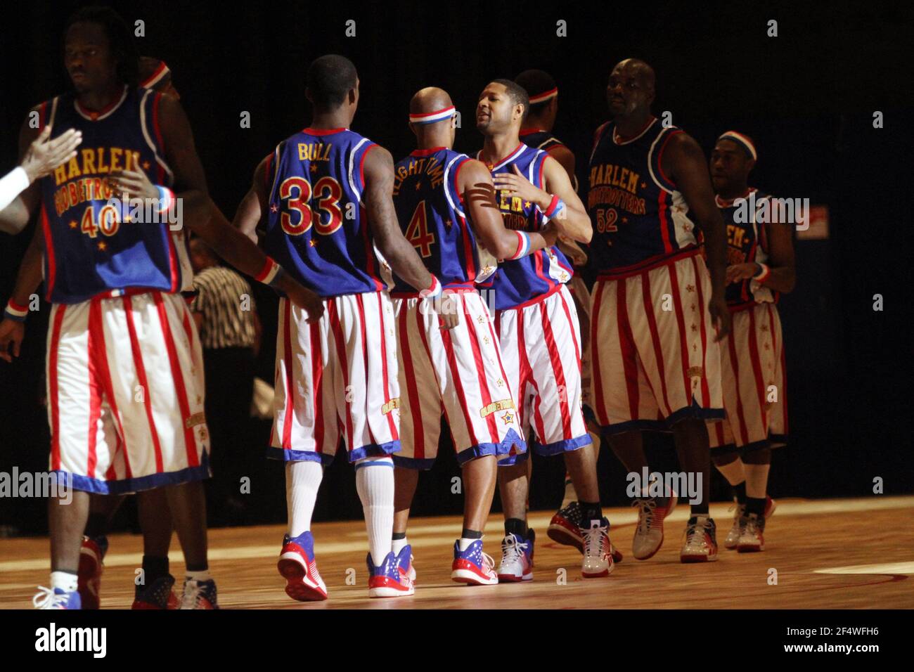 Harlem globetrotters basketball hi-res stock photography and images - Page  3 - Alamy