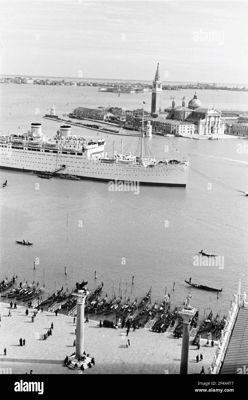 Travel Photos Italy. Venice, Markusplatz. View from Markusturm over the travel ship "Milwaukee" to the island of San Giorgio Maggiore Stock Photo