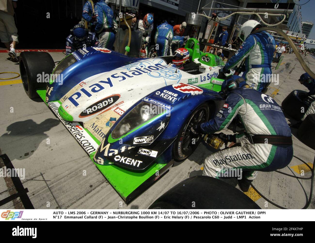 AUTO - LMS 2006 - GERMANY - NURBURGRING 1000 KM 14/07 TO 16/07/2006 - PHOTO : OLIVIER GAUTHIER/ DPPI N°17 Emmanuel Collard (F) - Jean Christophe Boullion (F) - Eric Helary (F) / Pescarolo C60 - Judd - LMP1 Action PIT STOP PITSTOP Stock Photo