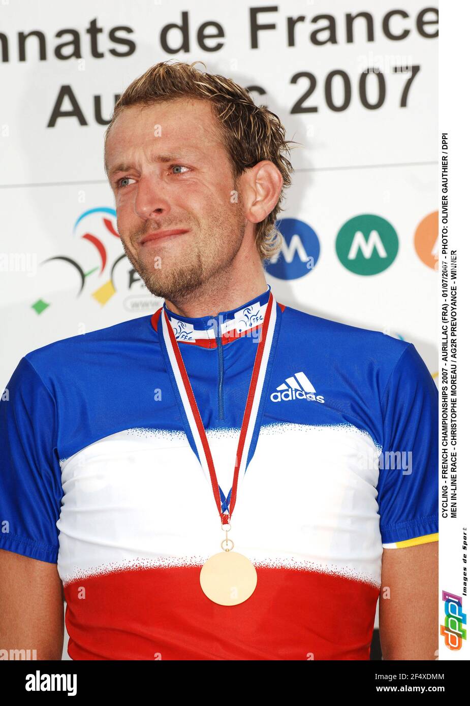 Ireland's Mark Scanlon of the AG2R Prevoyance team celebrates winning the  first stage Stock Photo - Alamy