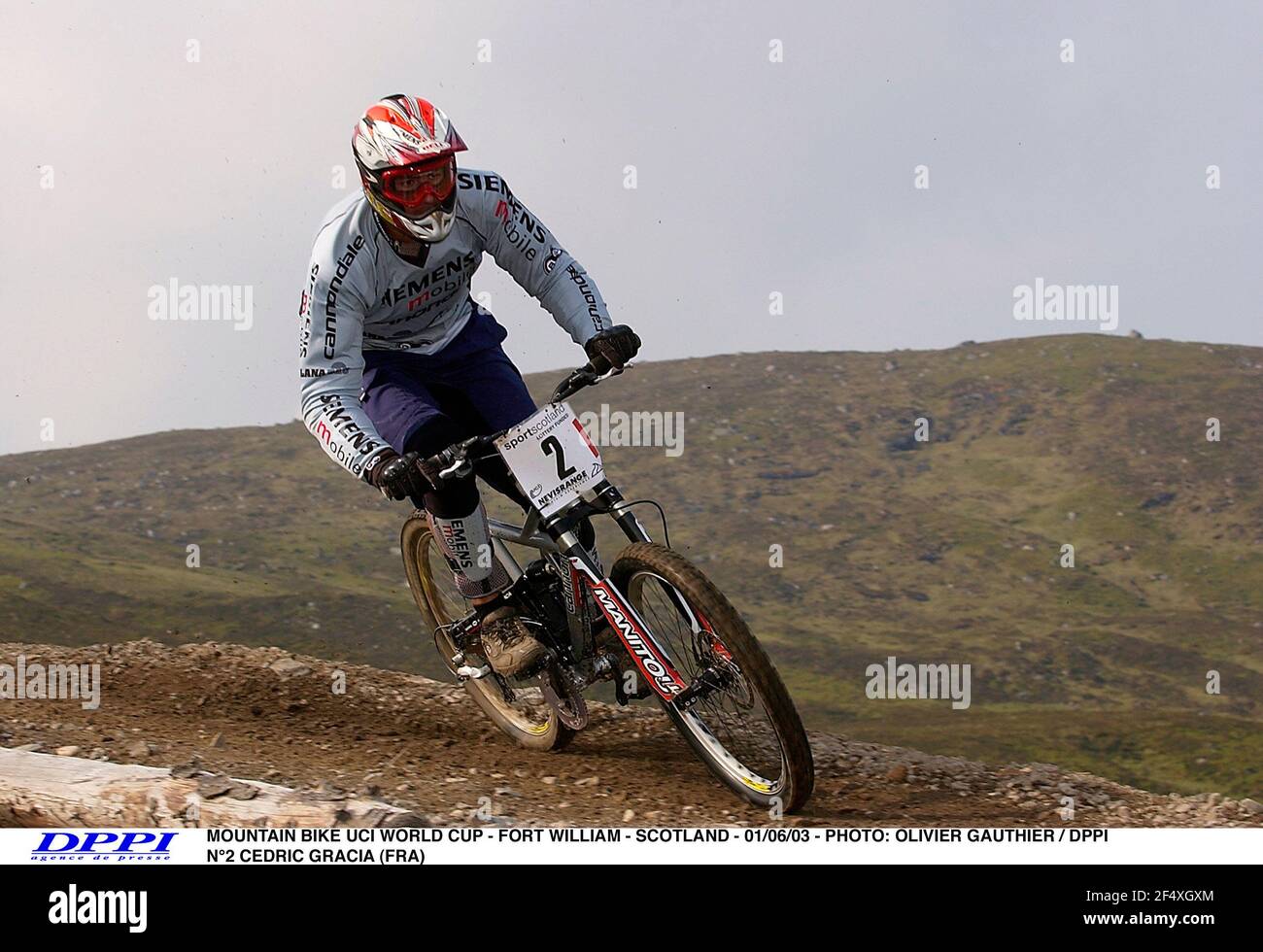 MOUNTAIN BIKE UCI WORLD CUP - FORT WILLIAM - SCOTLAND - 01/06/03 - PHOTO:  OLIVIER GAUTHIER / DPPI N°2 CEDRIC GRACIA (FRA Stock Photo - Alamy