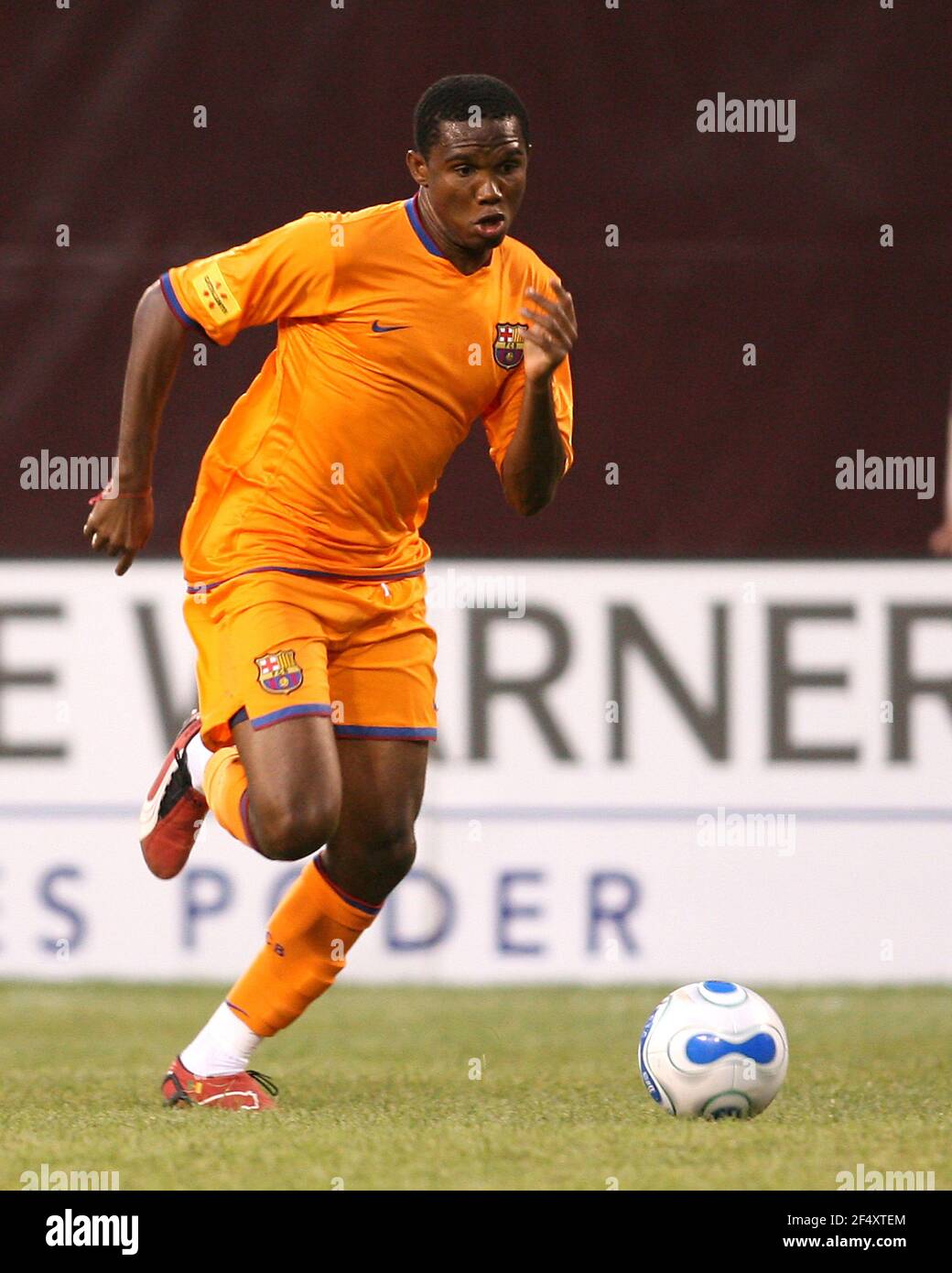 Samuel Eto'o starts an attack for Barcelona. FC Barcelona demolished New York Red Bulls 4-1 before over 79,000 fans in Giants stadium, East Rutherford Stock Photo