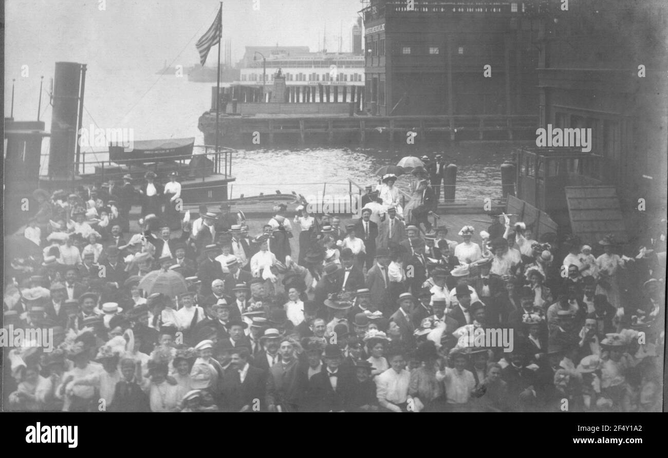 New York. Kai with crowd, apparently on the ship's arrival waiting. View from board Stock Photo