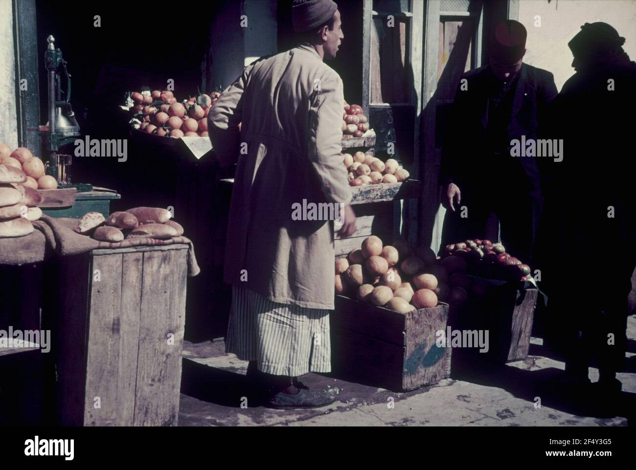 Egyptian market trader goods in hi-res stock photography and images - Alamy