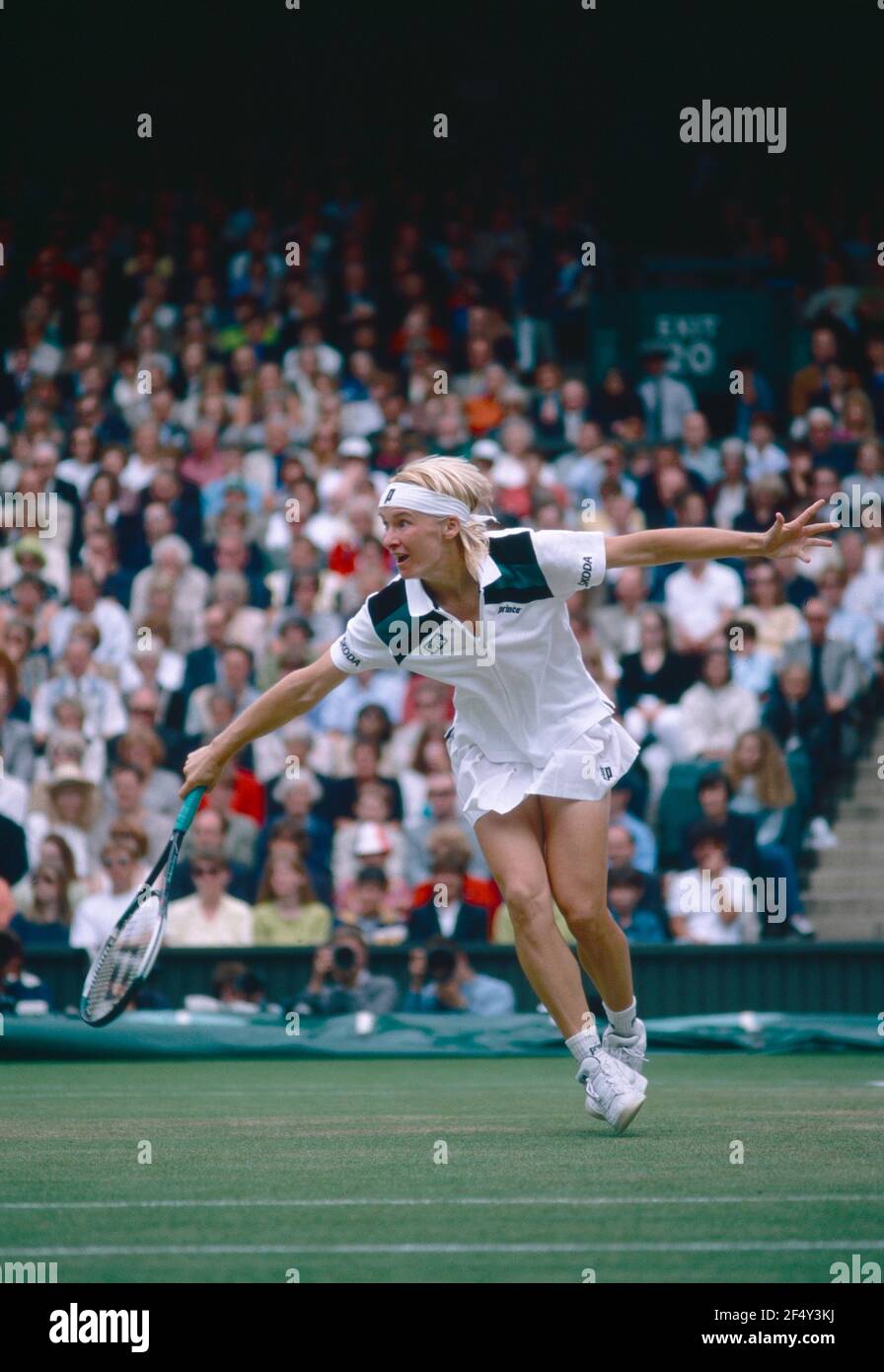 Czech tennis player Jana Novotna, Wimbledon, UK 1998 Stock Photo - Alamy