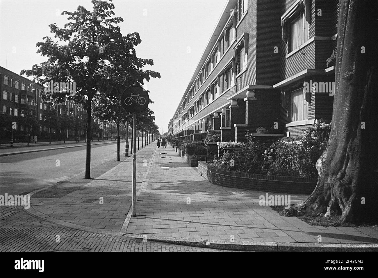 Residential area houses Black and White Stock Photos & Images - Alamy