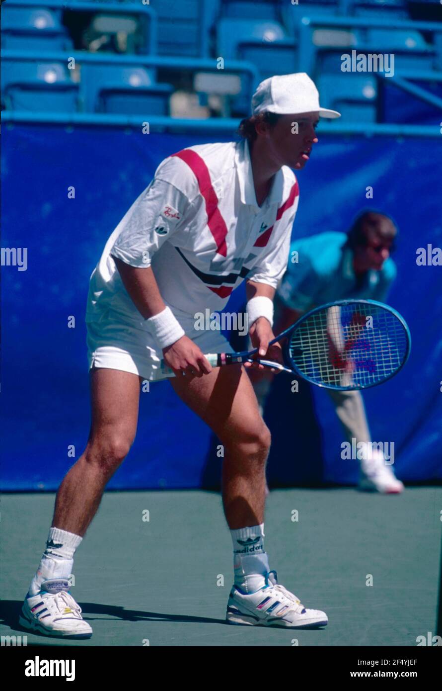 NOVAK DJOKOVIC, RARE TENNIS 2008 ROOKIE CARD TENNIS MAGAZINE / PLUS