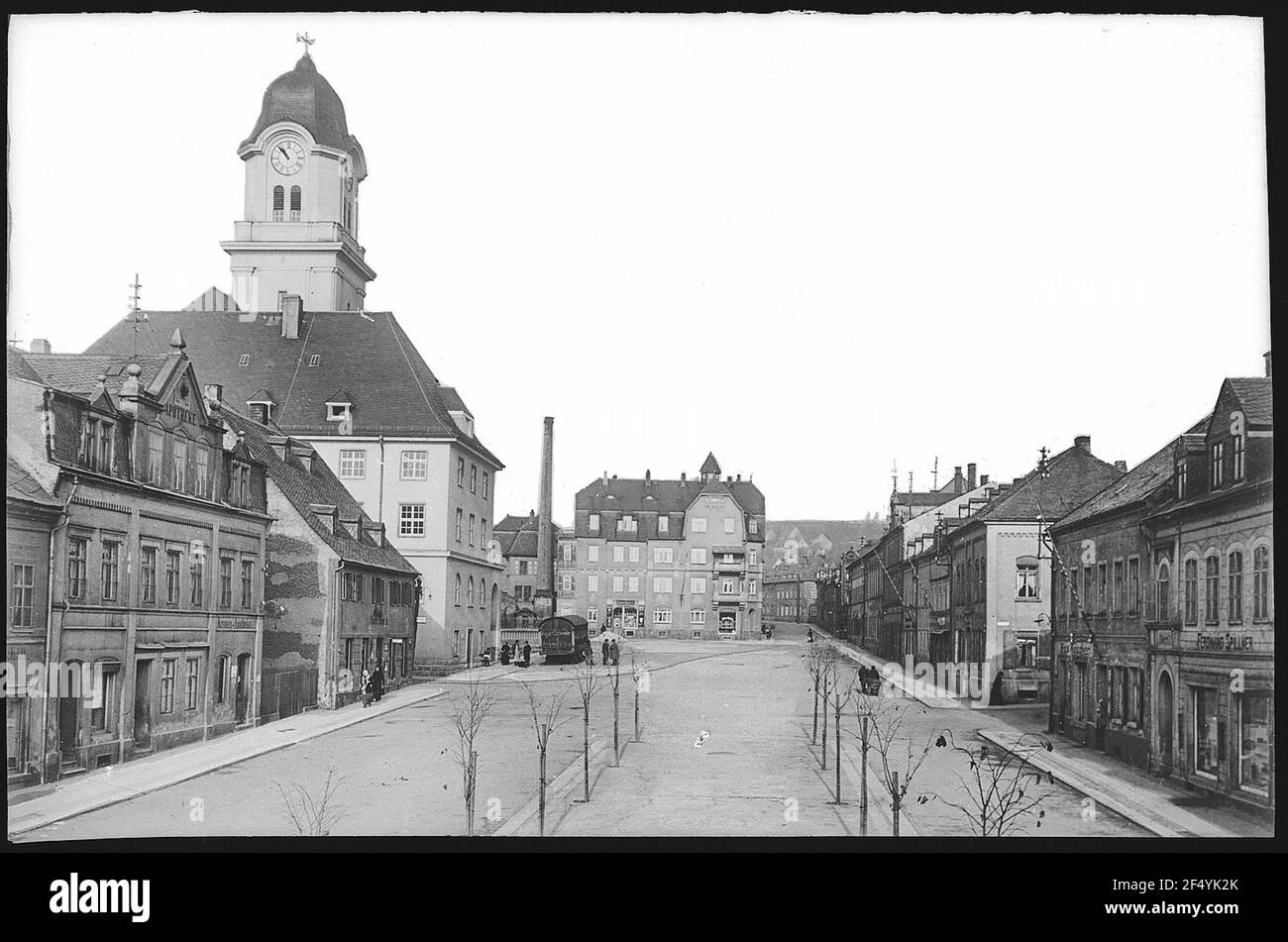 Town Hall Historic Buildings Black And White Stock Photos Images Alamy town-hall-historic-buildings-black-and-white-stock-photos-images-alamy