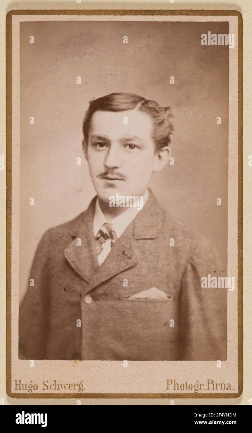Figurative portraiture hi-res stock photography and images - Alamy