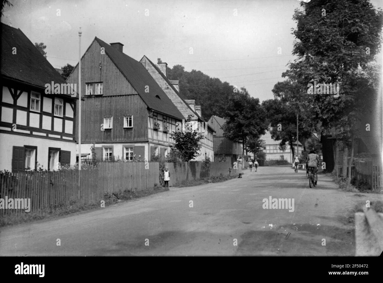 Houses tradition Black and White Stock Photos & Images - Alamy