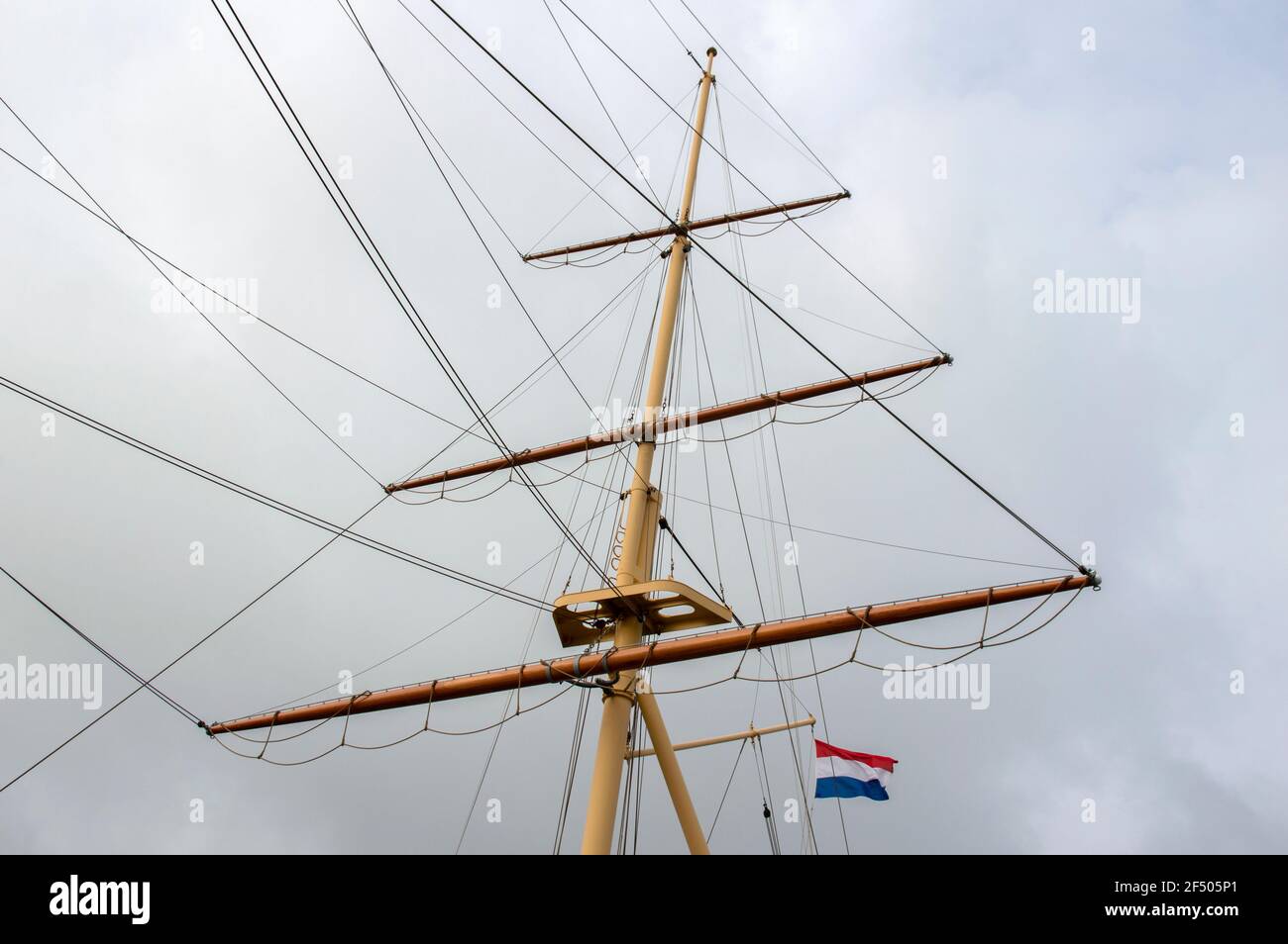 Tripod mast hi-res stock photography and images - Alamy