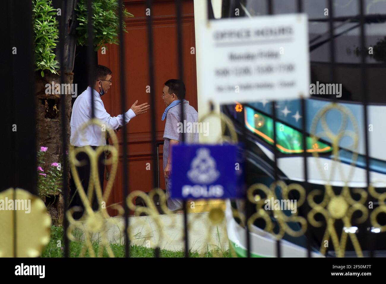 Page 3 - Diplomatic Staff High Resolution Stock Photography and 