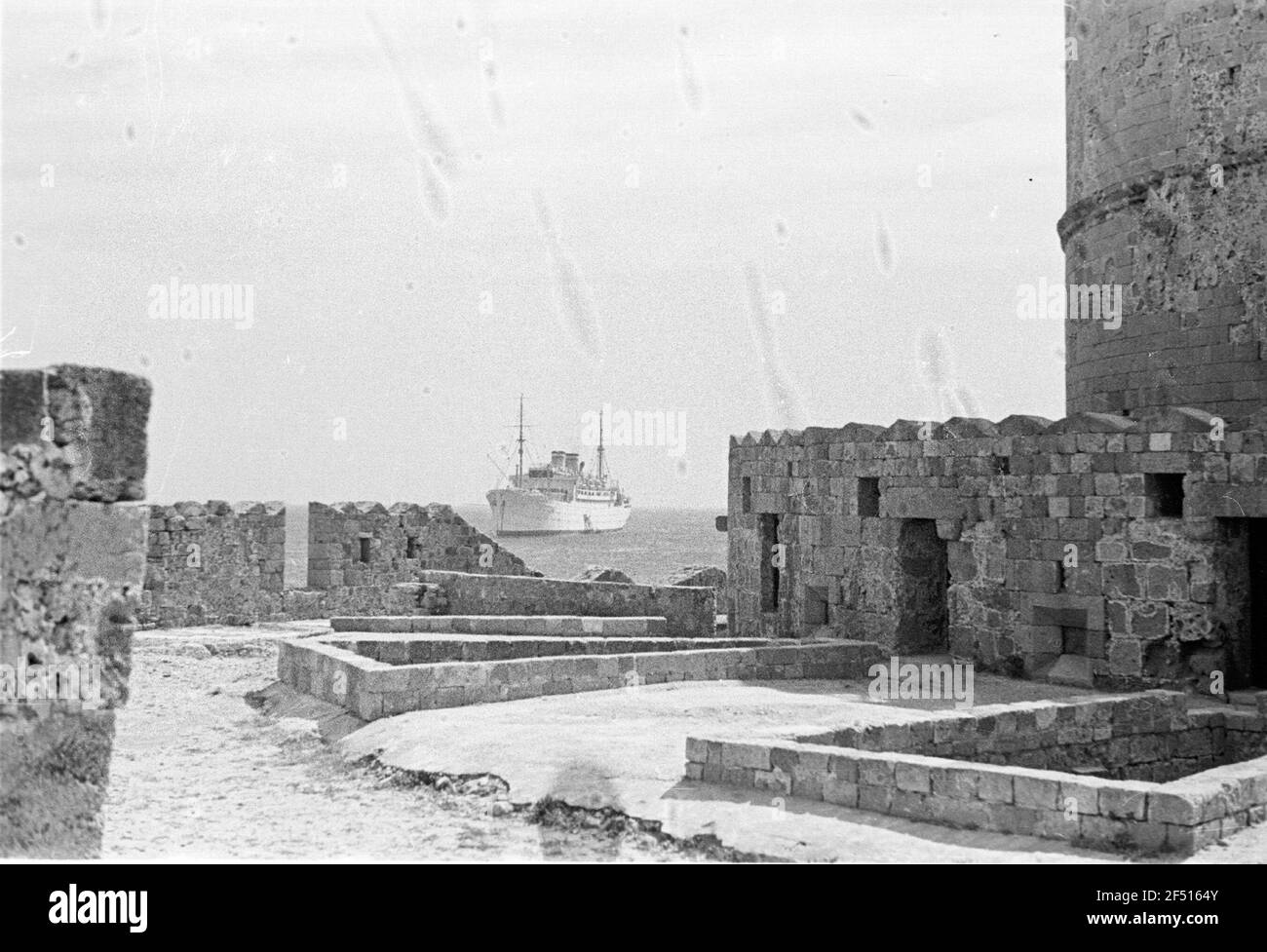 Ancient ship greece Black and White Stock Photos & Images - Alamy
