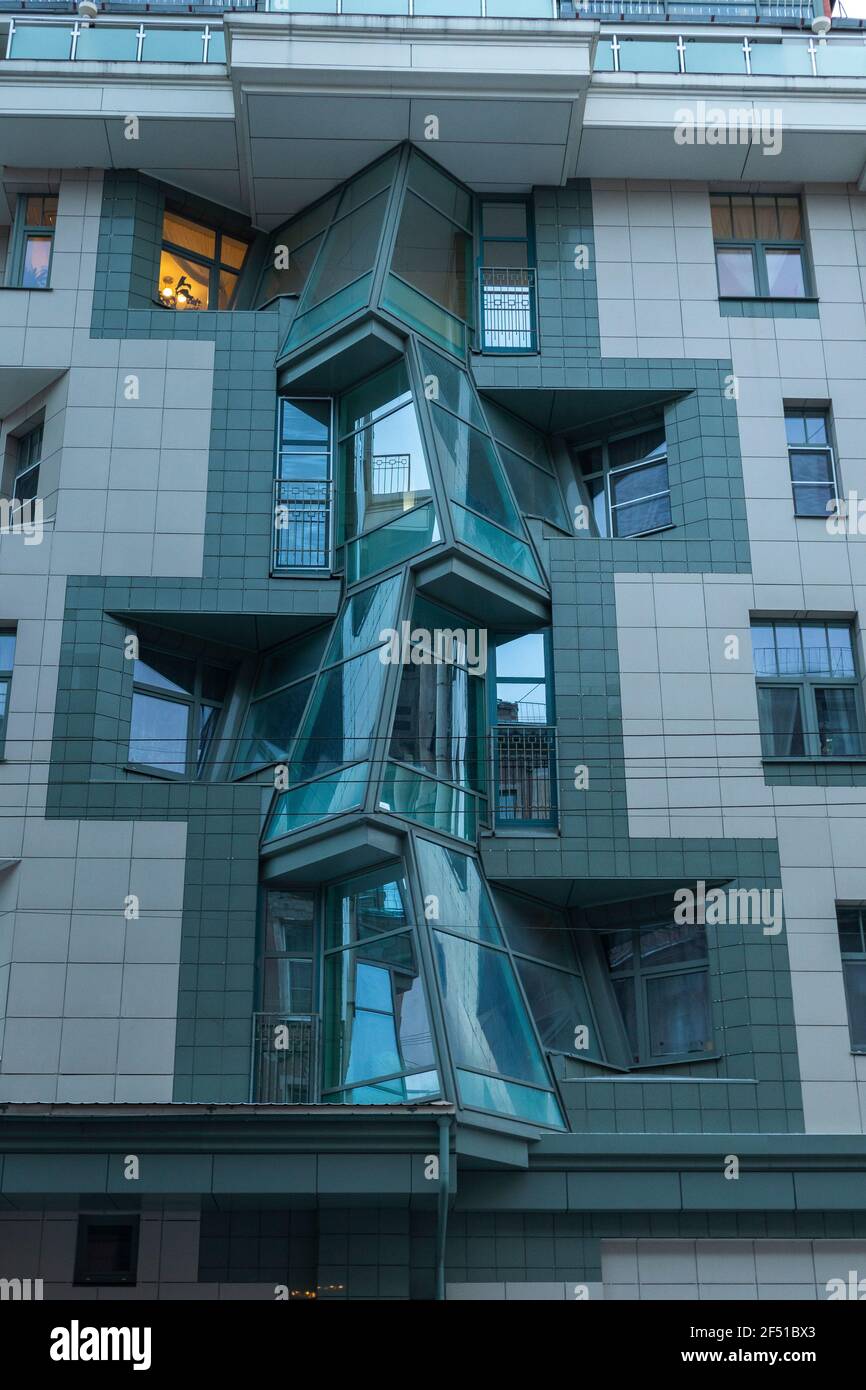 Hightech style architecture building geometry curves line balcony