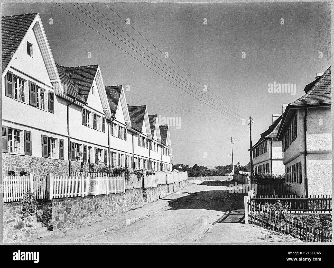 Terraced houses buildings in Black and White Stock Photos & Images - Alamy
